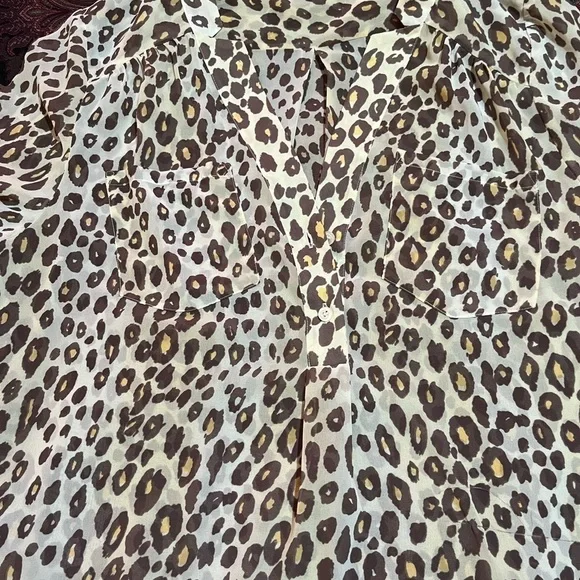 Moda cheetah print size large 100 percent polyester colors brown yellow cream. - Picture 4 of 12